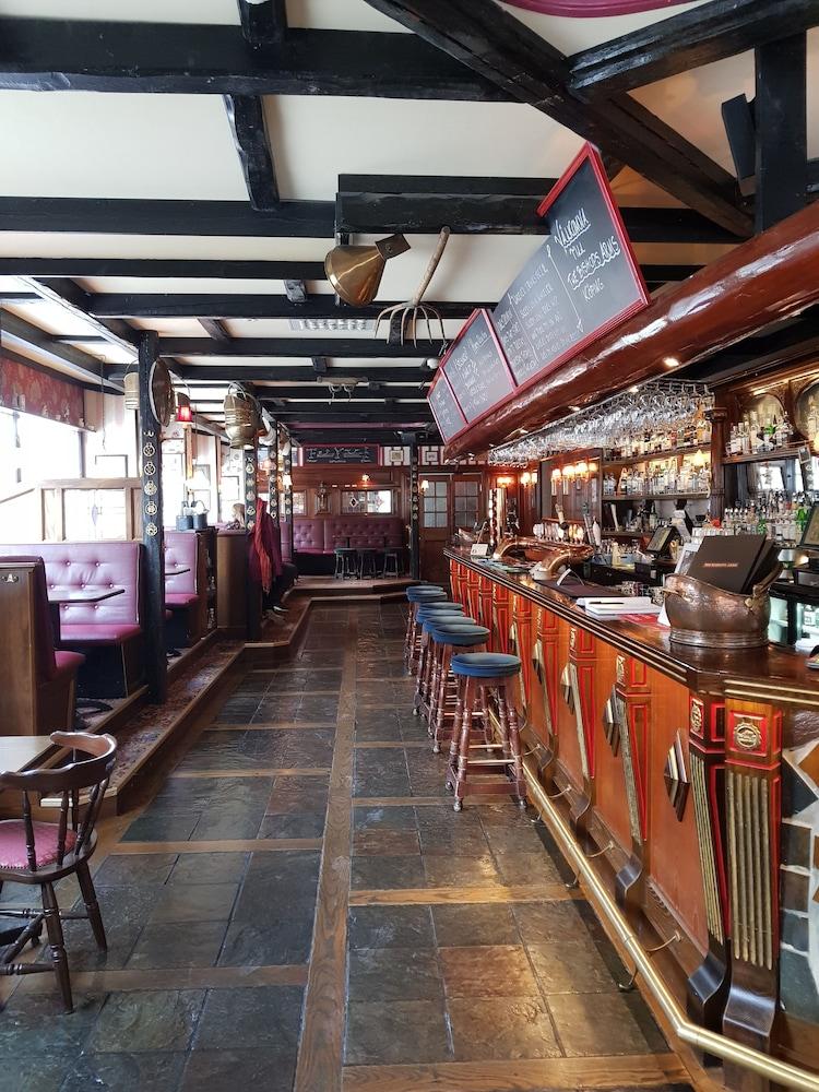 Hotel Bishops Arms Koeping Esterno foto