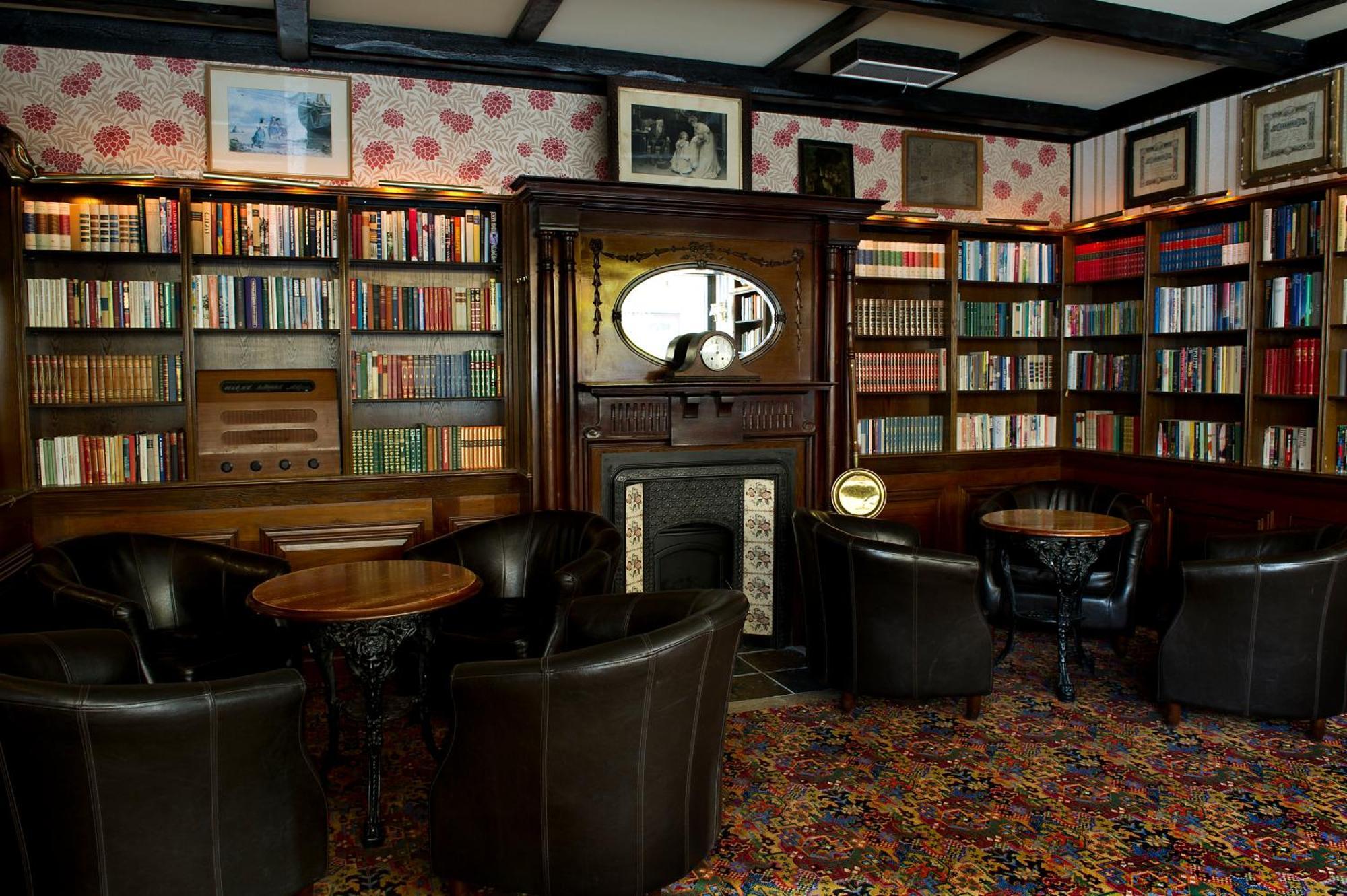 Hotel Bishops Arms Koeping Esterno foto