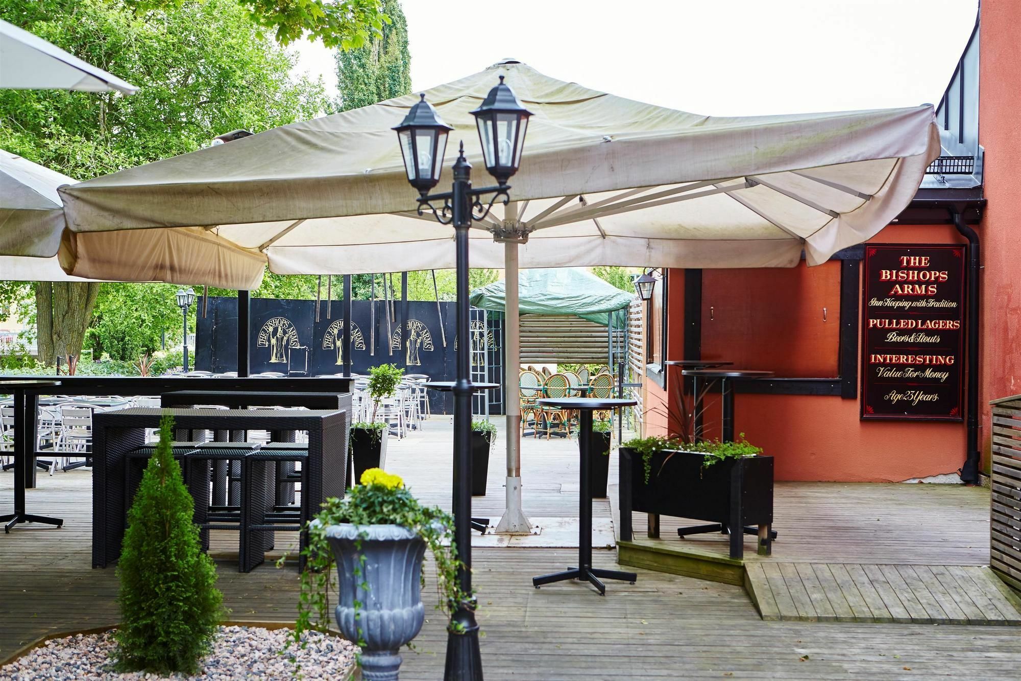 Hotel Bishops Arms Koeping Esterno foto